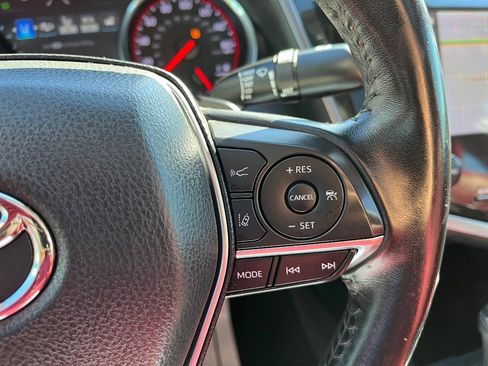 Used 2020 Toyota Camry XSE image 19