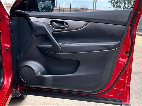 Used 2018 Nissan Rogue Sport S w/ S Appearance Package image 23