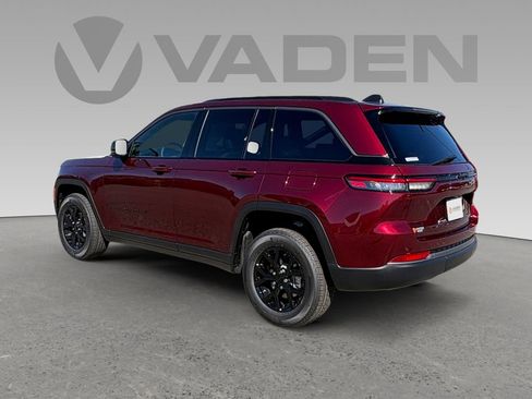 New 2026 Jeep Grand Cherokee Altitude image 23