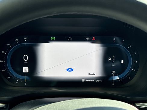 Used 2025 Volvo XC60 B5 Plus image 21