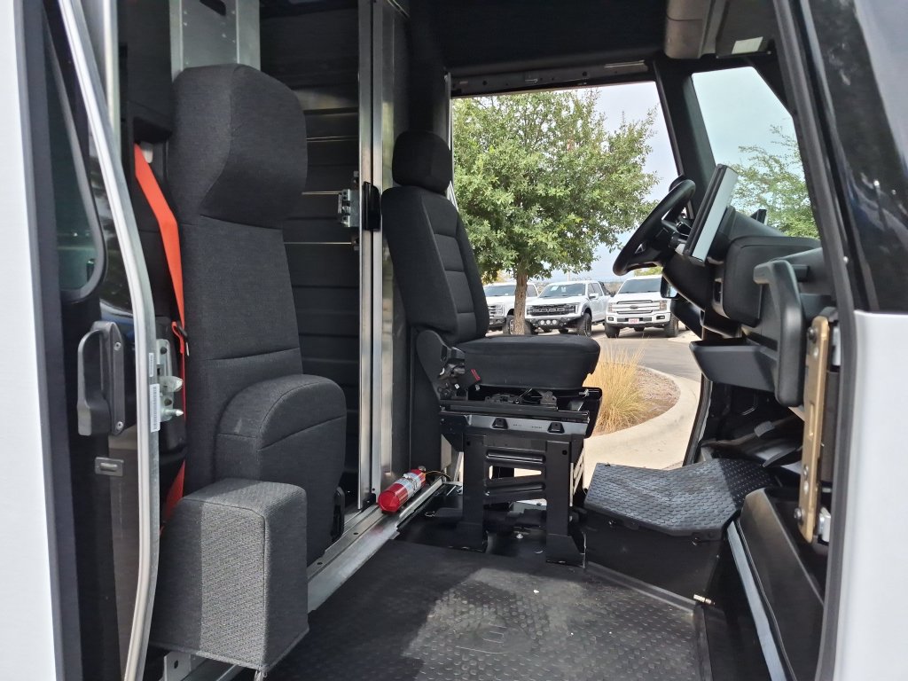 Used 2024 Chevrolet Brightdrop 600 w/ Commercial Equipment Package AWD/4WD image 30