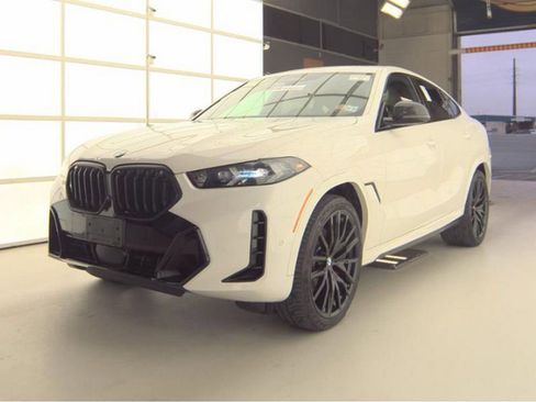 Used 2024 BMW X6 xDrive40i w/ Executive Package image 2