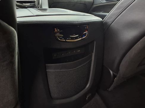 Used 2020 Cadillac Escalade ESV Platinum image 8
