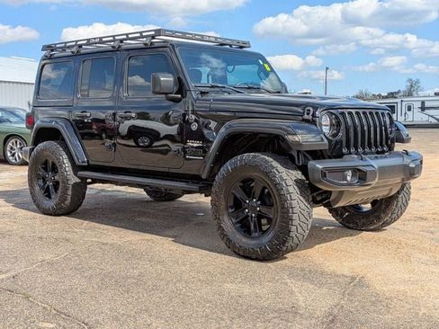 Used 2023 Jeep Wrangler Unlimited Sahara image 2