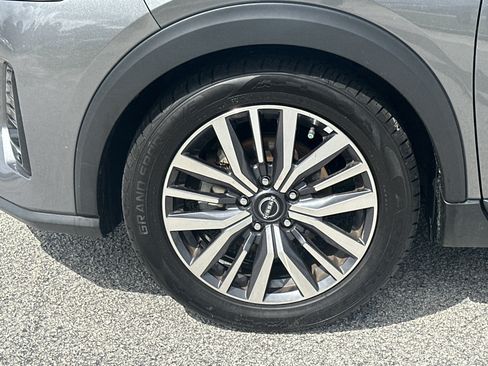 Used 2024 Nissan Kicks SR FWD image 11