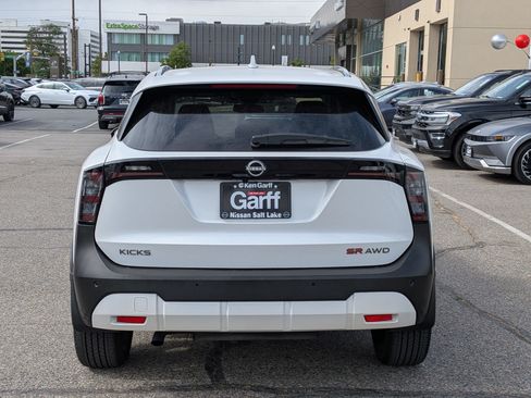 Used 2025 Nissan Kicks SR AWD/4WD image 7