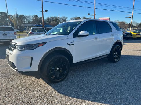 Used 2020 Land Rover Discovery Sport SE image 13