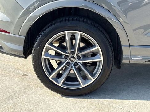 Certified 2025 Audi Q3 2.0T Premium w/ Convenience Package image 9