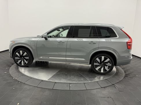 Certified 2024 Volvo XC90 T8 Plus AWD/4WD image 4