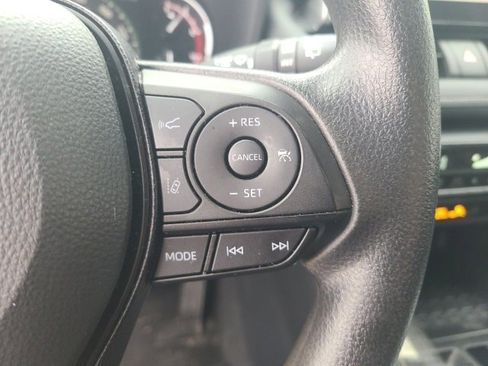 Used 2025 Toyota RAV4 XLE image 21