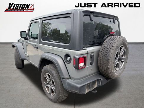 Used 2019 Jeep Wrangler Sport AWD/4WD image 7