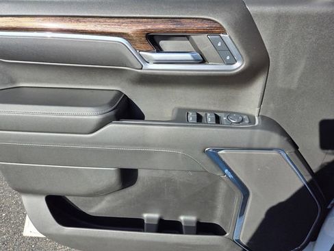 Used 2024 GMC Sierra 1500 Elevation image 16