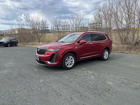 Used 2022 Cadillac XT6 Luxury image 3