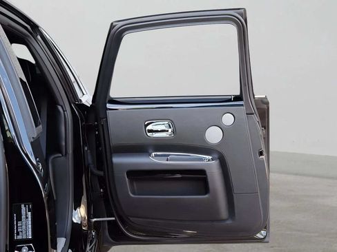 Used 2017 Rolls-Royce Ghost RWD image 6
