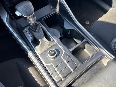 Used 2022 Kia Sorento LX image 16