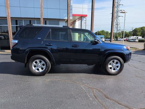 Certified 2024 Toyota 4Runner SR5 Premium w/ Moonroof Package AWD/4WD image 6