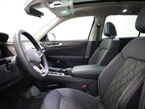 Used 2025 Volkswagen Atlas SEL Premium R-Line AWD/4WD image 13