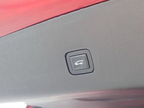 Used 2018 Chevrolet Traverse LT AWD/4WD image 25