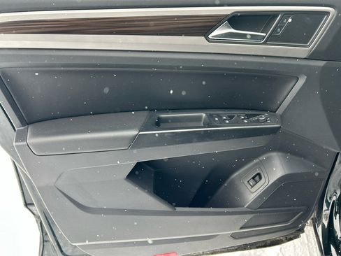 Used 2021 Volkswagen Atlas SE w/ Towing Package image 8