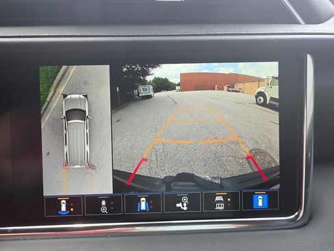 Used 2022 GMC Yukon Denali image 28