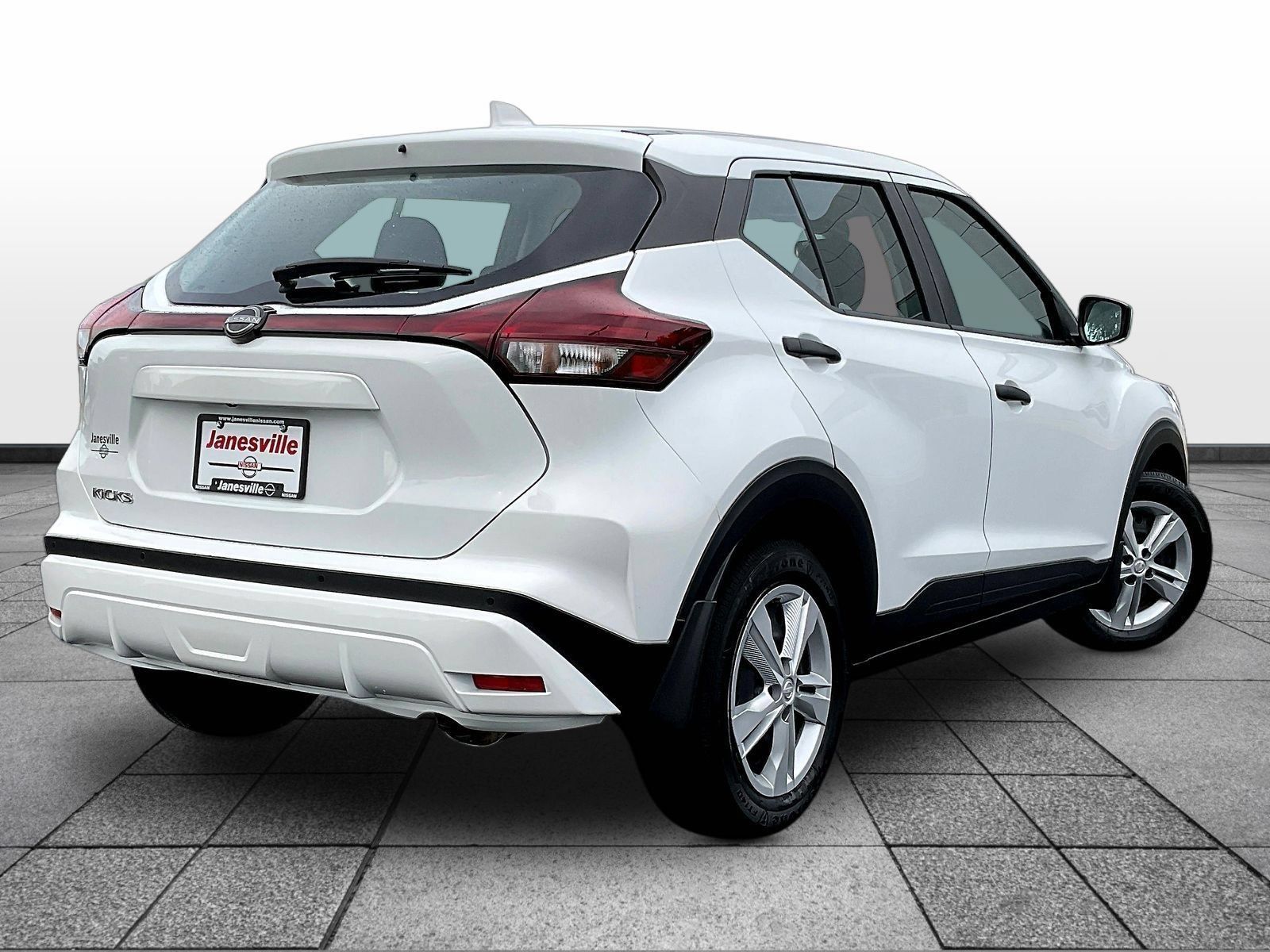 Used 2025 Nissan Kicks Play S FWD image 7