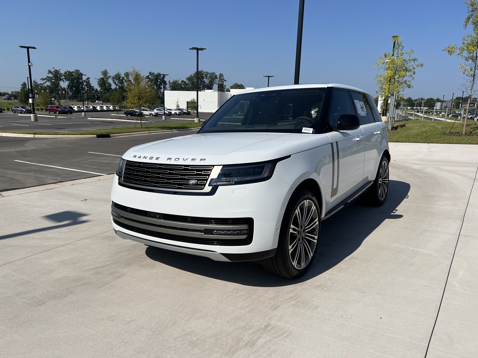 New 2026 Land Rover Range Rover SE AWD/4WD image 1