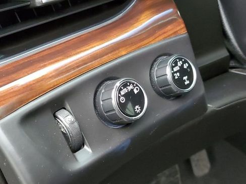 Used 2016 Cadillac Escalade ESV Luxury image 10