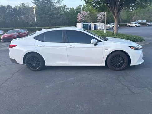 Used 2025 Toyota Camry LE w/ Convenience Package image 4