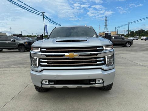 Used 2022 Chevrolet Silverado 2500 High Country w/ Z71 Off-Road Package AWD/4WD image 3