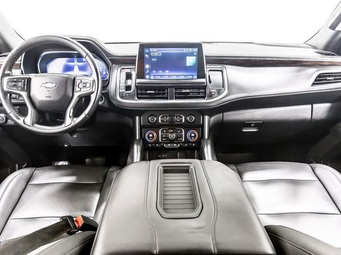 Used 2022 Chevrolet Suburban LT RWD image 17