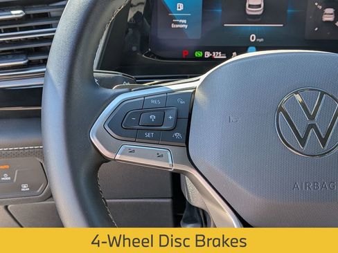 Used 2025 Volkswagen Atlas Cross Sport SE FWD image 18