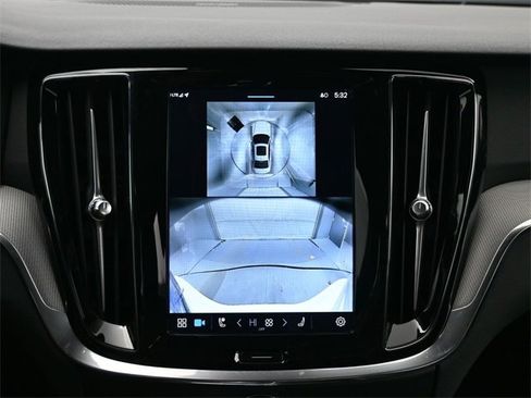 Used 2024 Volvo S60 B5 Plus image 22