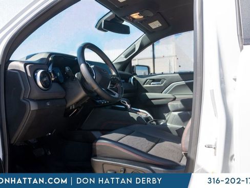 Used 2023 Chevrolet Colorado Z71 w/ Z71 Convenience Package 2 AWD/4WD image 3