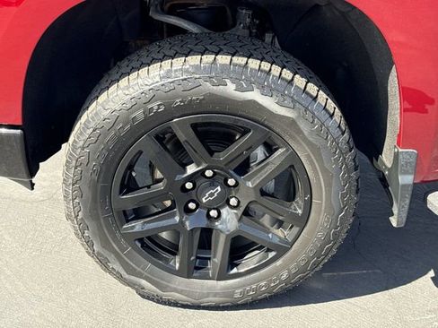 Certified 2023 Chevrolet Silverado 1500 LT Trail Boss w/ LT Trail Boss Premium Package AWD/4WD image 32