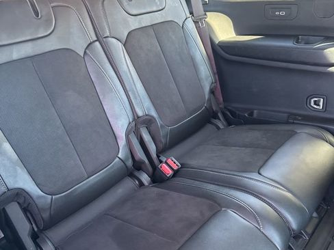 Used 2023 Jeep Grand Cherokee L Laredo image 11