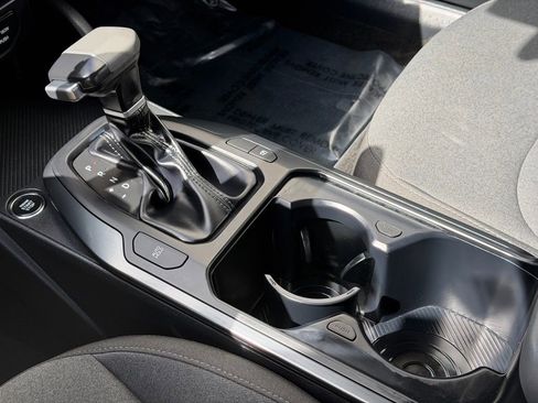 Used 2025 Kia K4 LXS image 16