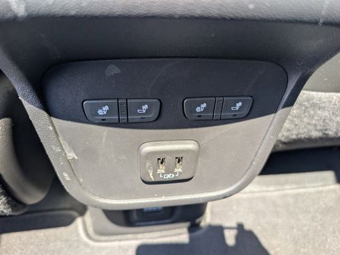 Used 2019 Chevrolet Equinox Premier AWD/4WD image 16