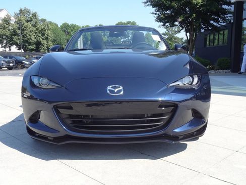 New 2026 MAZDA MX-5 Miata Club w/ Weather Package RWD image 9