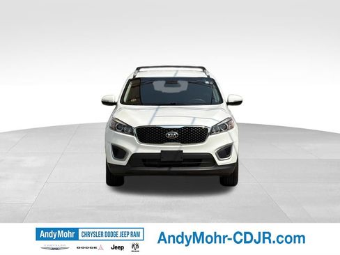 Used 2017 Kia Sorento AWD image 2