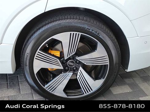 Certified 2022 Audi e-tron Premium Plus image 8