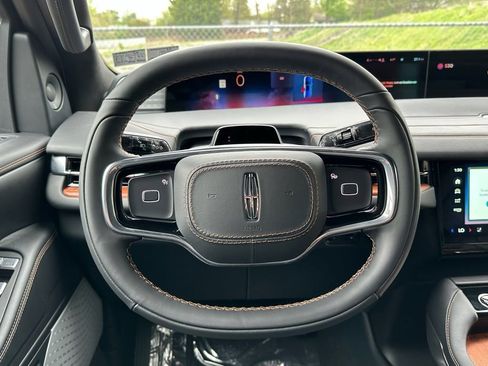 New 2025 Lincoln Navigator Black Label AWD/4WD image 8