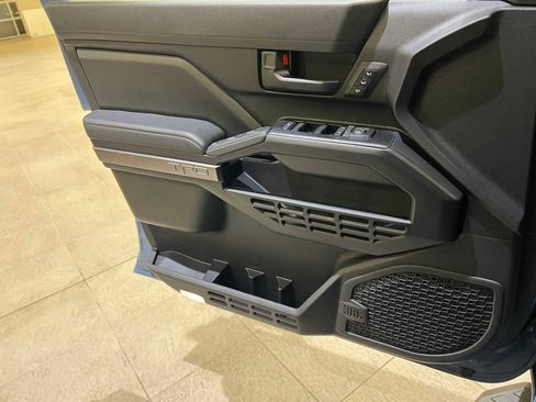 Certified 2025 Toyota 4Runner TRD Off-Road Premium image 18