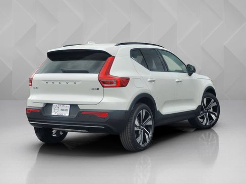 New 2026 Volvo XC40 B5 Ultra w/ Climate Package AWD/4WD image 6