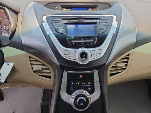 Used 2011 Hyundai Elantra GLS FWD image 22