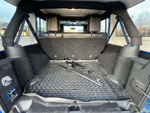 Used 2015 Jeep Wrangler Unlimited Sport image 17