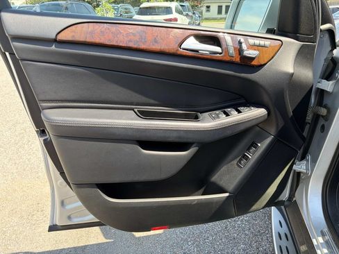 Used 2017 Mercedes-Benz GLS 450 4MATIC image 19