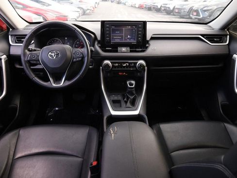 Used 2020 Toyota RAV4 XLE Premium FWD image 23