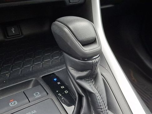 Used 2021 Toyota RAV4 XLE w/ Convenience Package AWD/4WD image 15