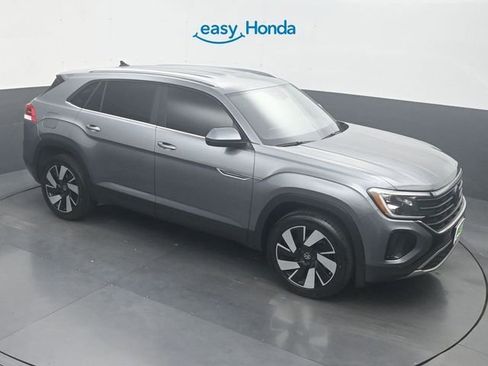 Used 2024 Volkswagen Atlas Cross Sport SE image 19