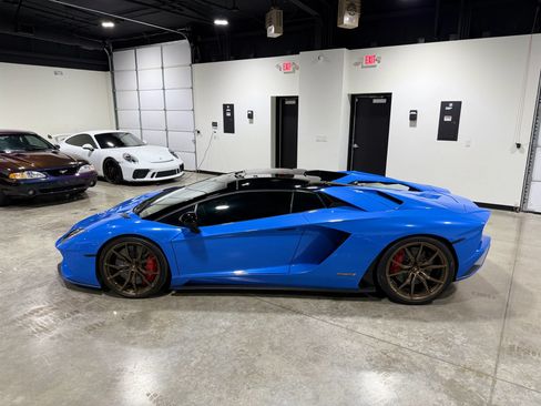Used 2018 Lamborghini Aventador S AWD/4WD image 21